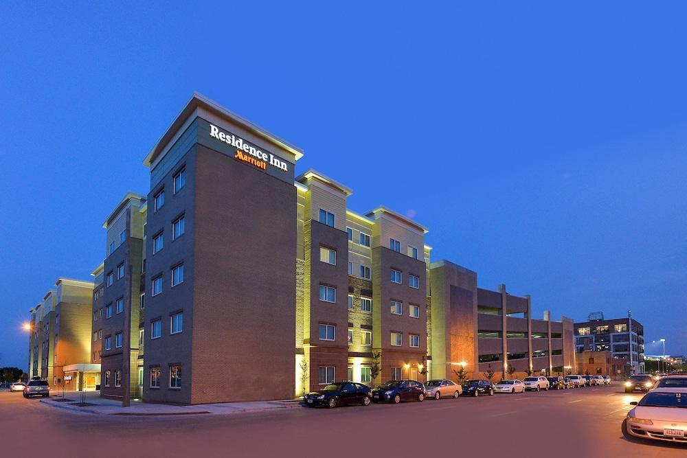 Hampton Inn & Suites Des Moines Downtown Екстер'єр фото