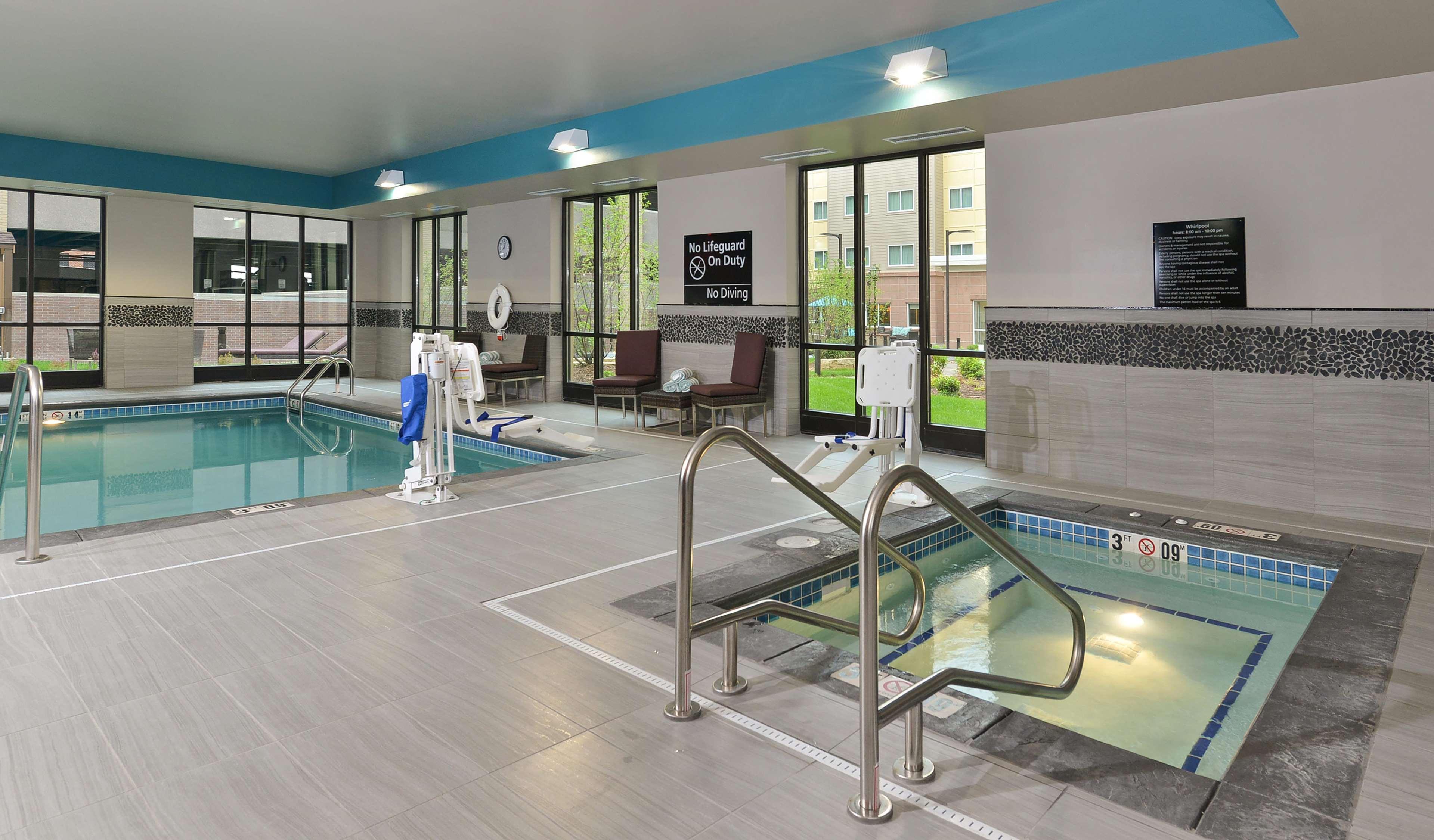 Hampton Inn & Suites Des Moines Downtown Екстер'єр фото