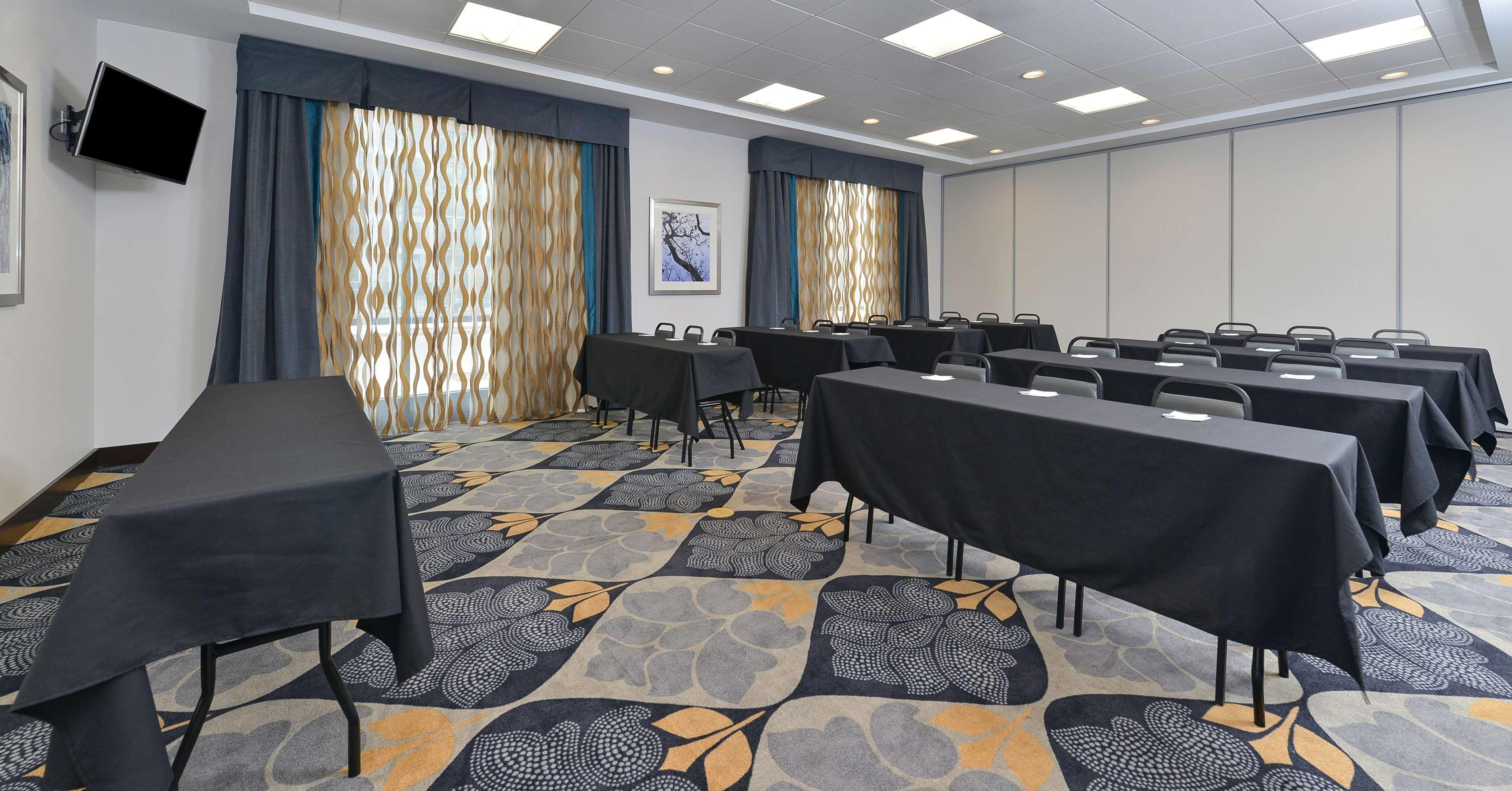 Hampton Inn & Suites Des Moines Downtown Екстер'єр фото