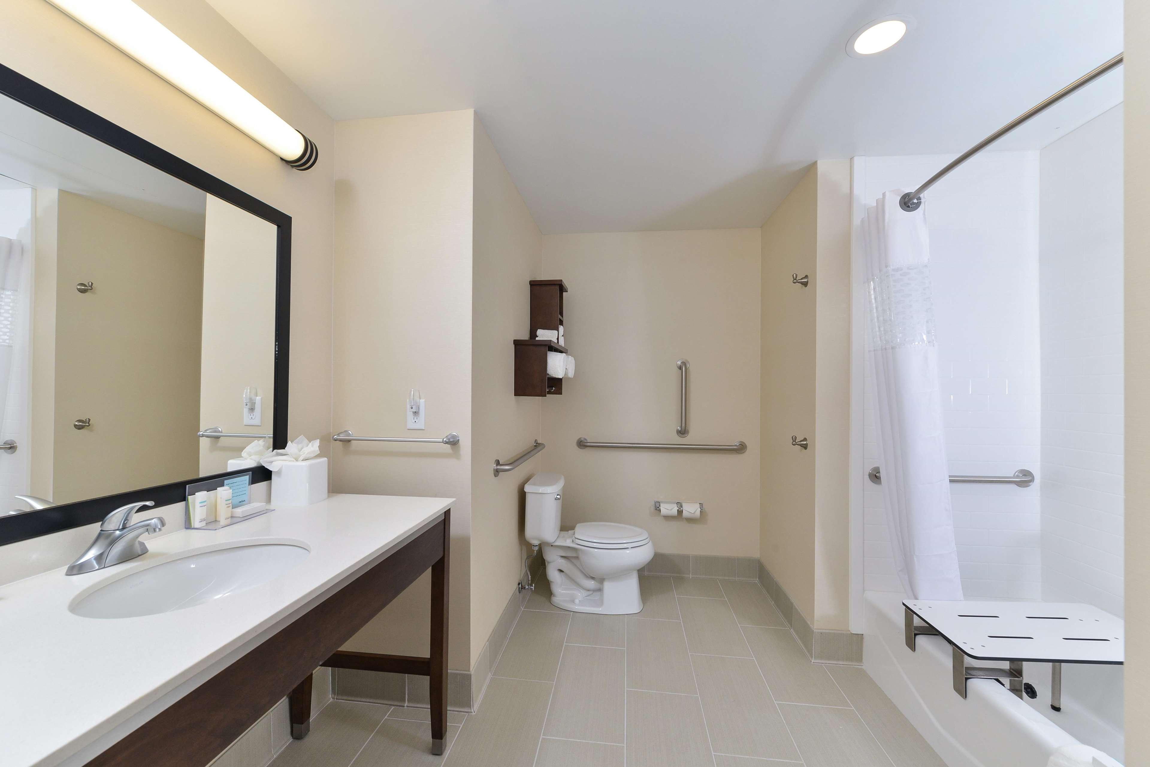 Hampton Inn & Suites Des Moines Downtown Екстер'єр фото