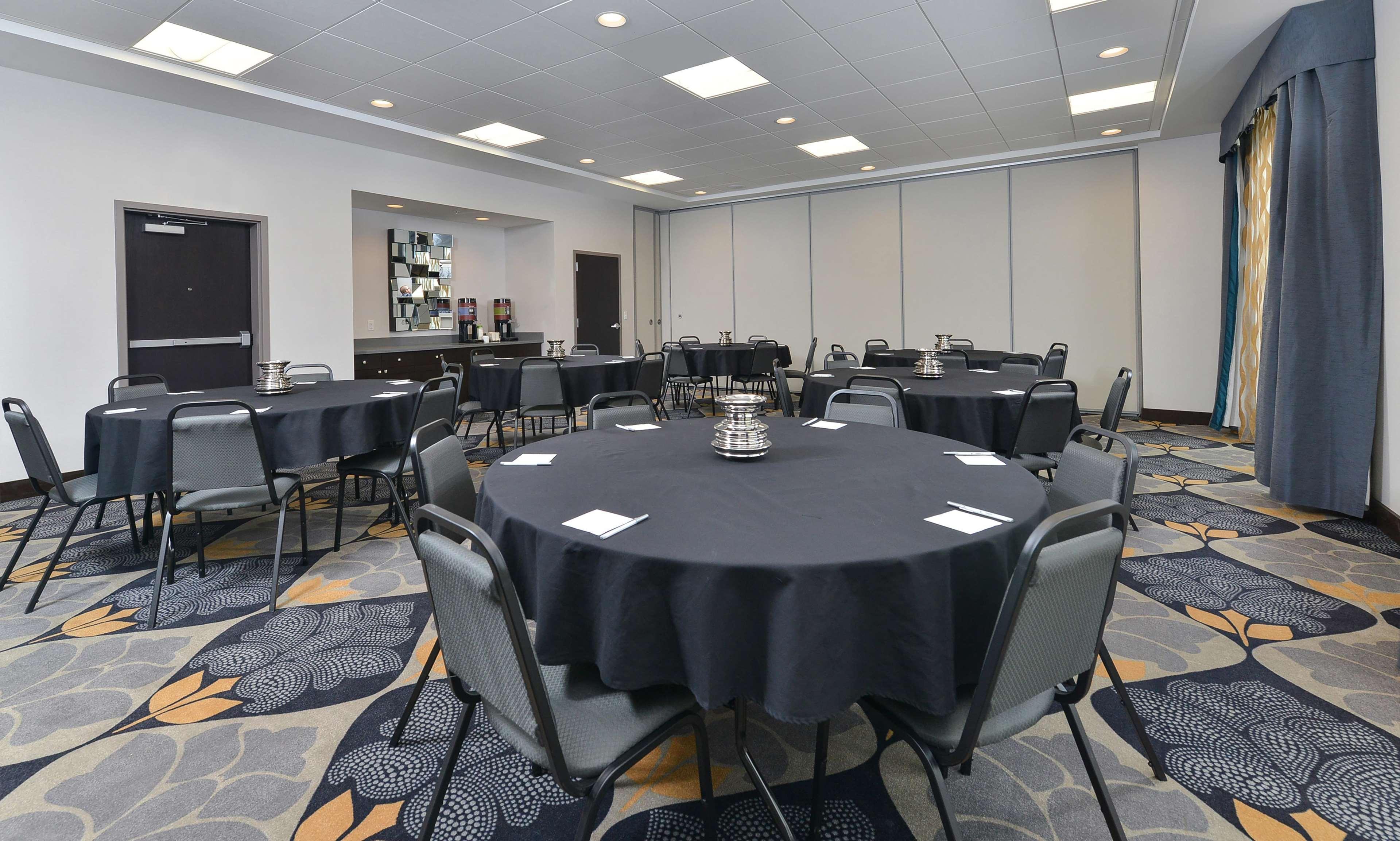 Hampton Inn & Suites Des Moines Downtown Екстер'єр фото