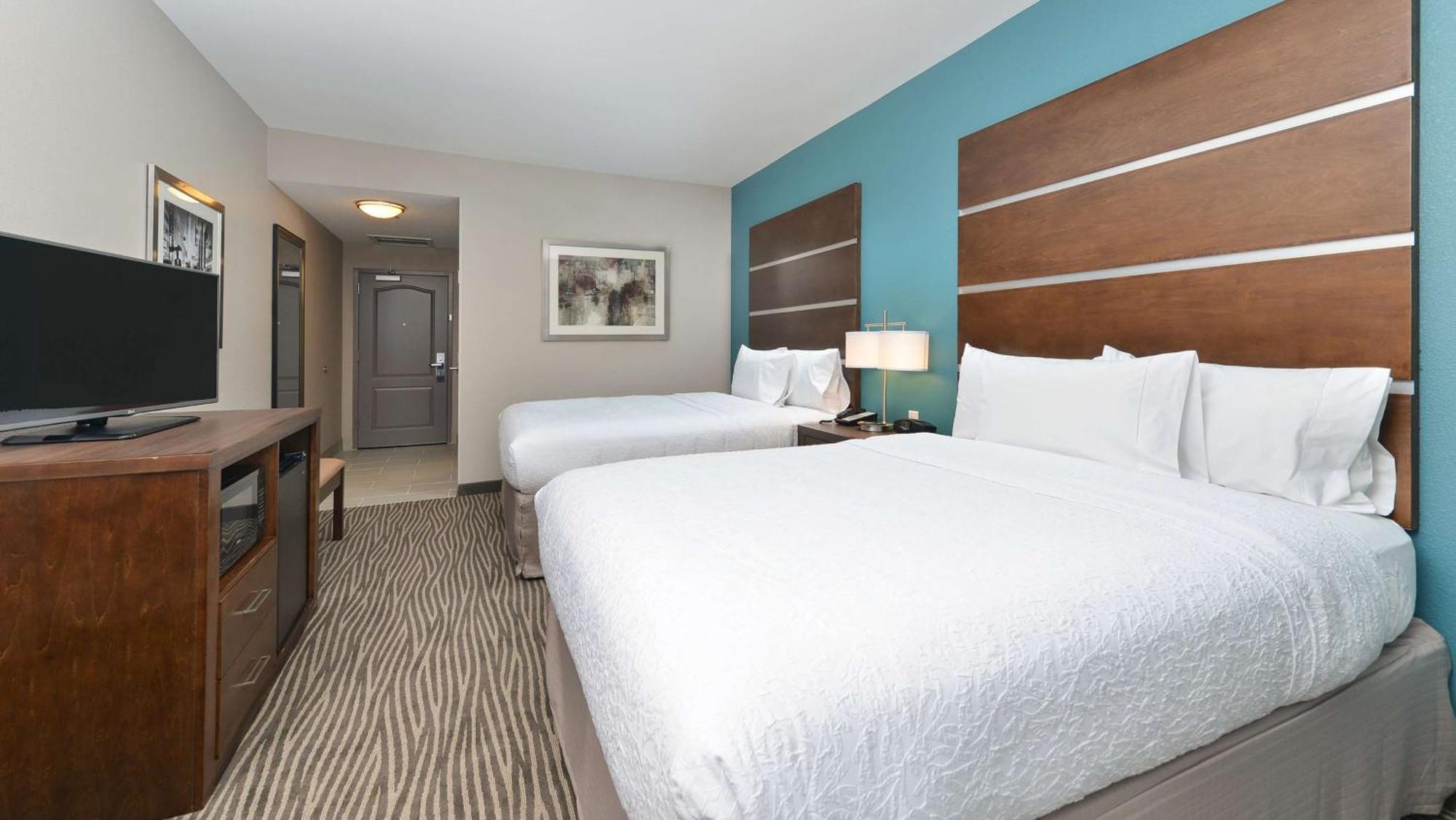 Hampton Inn & Suites Des Moines Downtown Екстер'єр фото