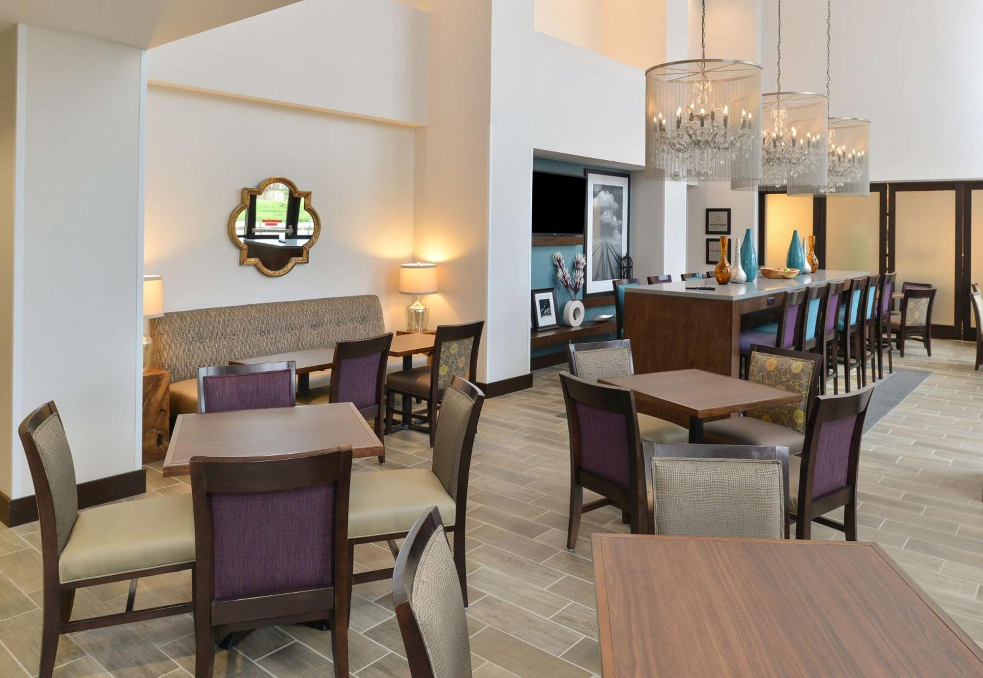 Hampton Inn & Suites Des Moines Downtown Екстер'єр фото