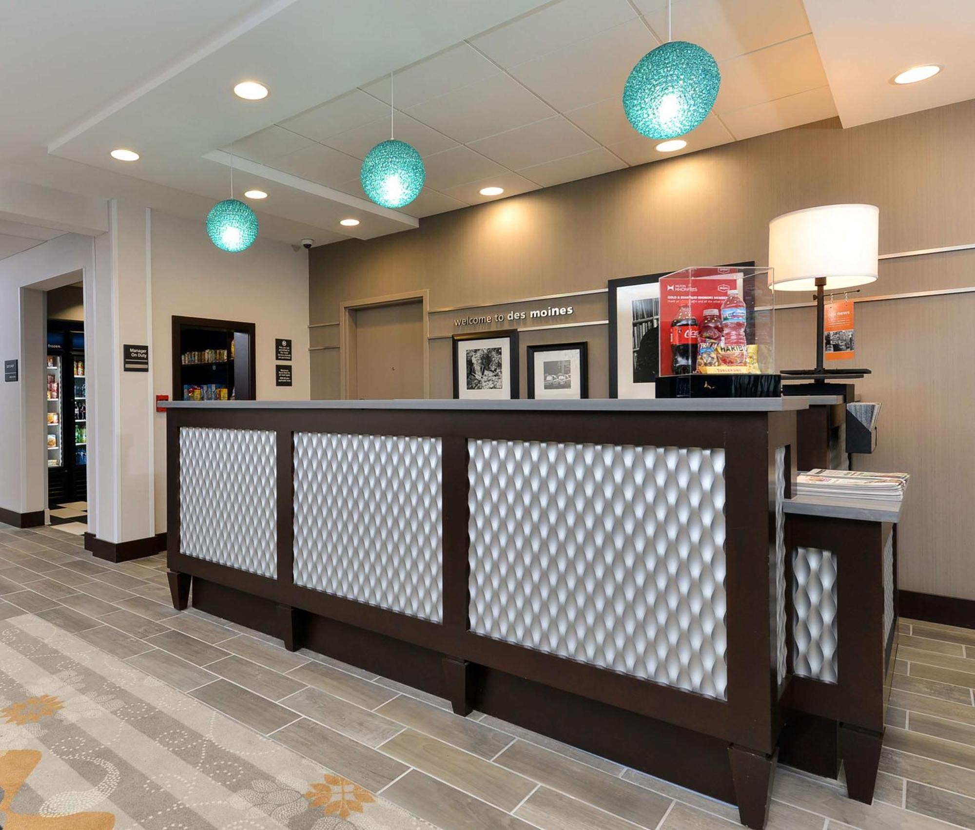 Hampton Inn & Suites Des Moines Downtown Екстер'єр фото