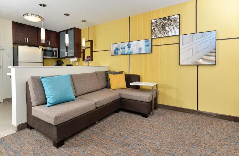 Hampton Inn & Suites Des Moines Downtown Екстер'єр фото