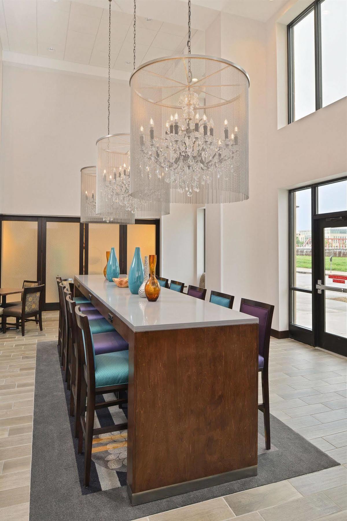 Hampton Inn & Suites Des Moines Downtown Екстер'єр фото