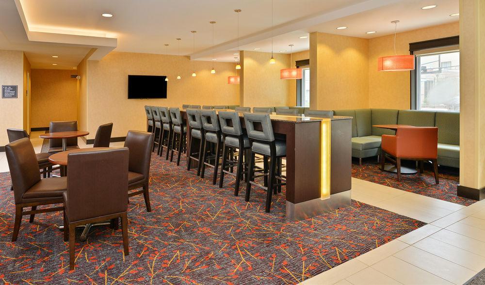 Hampton Inn & Suites Des Moines Downtown Екстер'єр фото