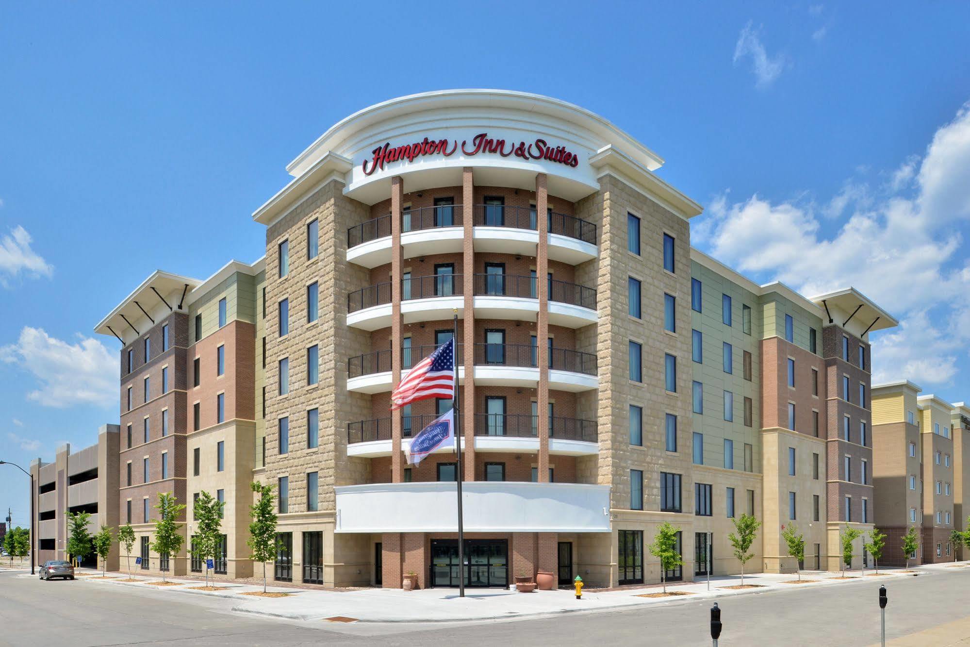 Hampton Inn & Suites Des Moines Downtown Екстер'єр фото